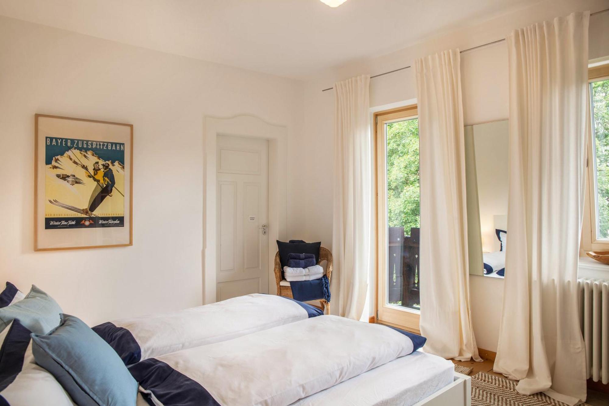 Fewo Im Blauen Haus Dg ガルミッシュ・パルテンキルヒェン エクステリア 写真